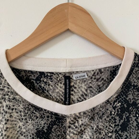 W118 by Walter‎ Baker Florentine Grey Black Snakeskin Pocket Blouse - Picture 5 of 8